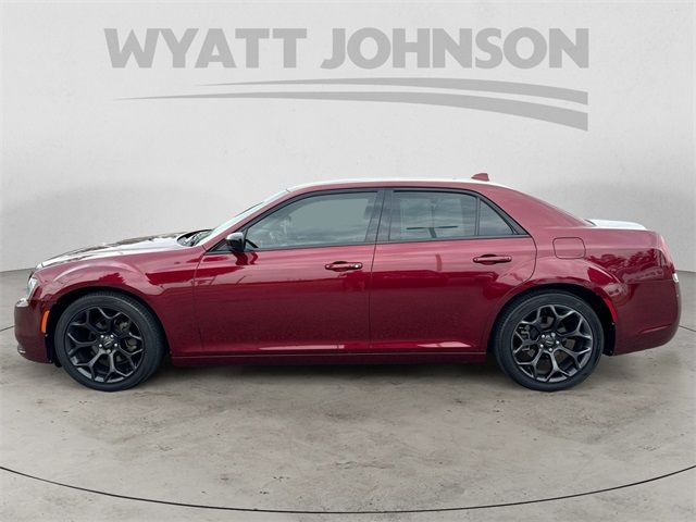 2019 Chrysler 300 Touring