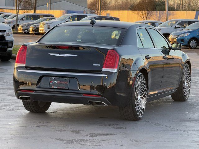 2019 Chrysler 300 Touring