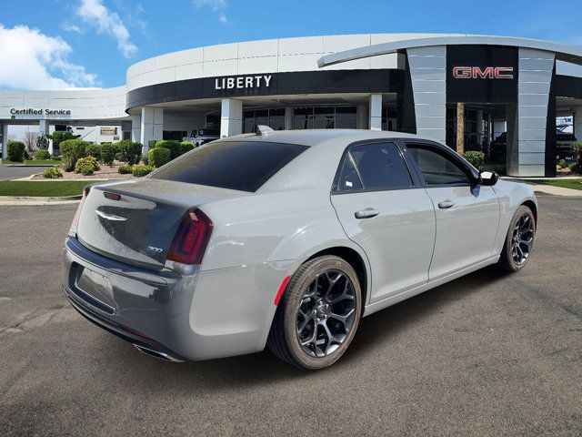 2019 Chrysler 300 Touring