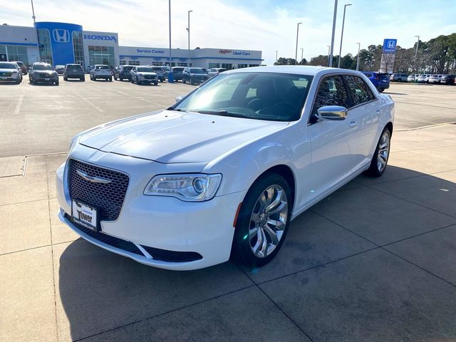 2019 Chrysler 300 Touring