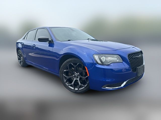 2019 Chrysler 300 Touring