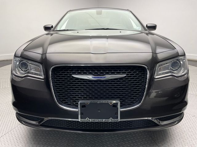 2019 Chrysler 300 Touring L