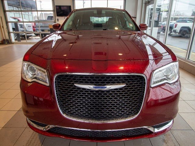 2019 Chrysler 300 Touring L