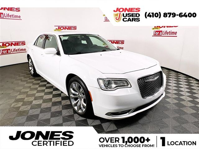 2019 Chrysler 300 Touring L