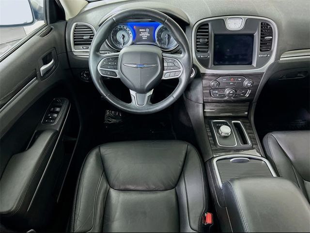 2019 Chrysler 300 Touring L