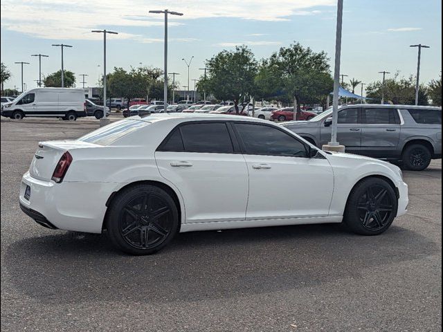 2019 Chrysler 300 Touring