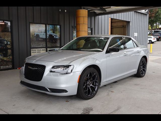 2019 Chrysler 300 Touring