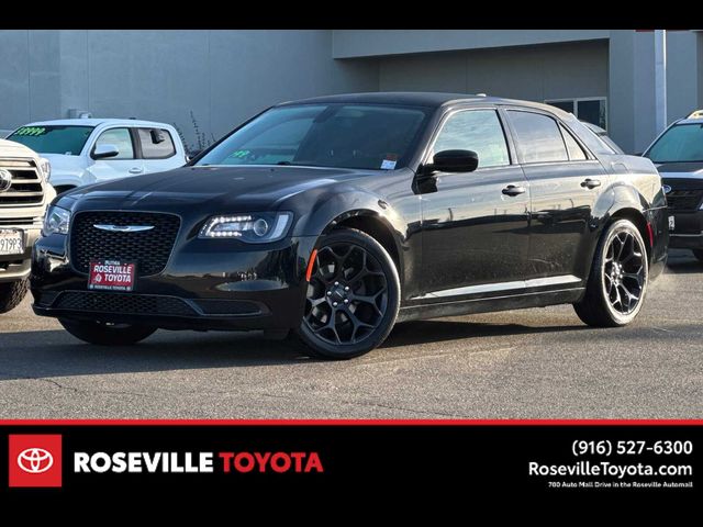 2019 Chrysler 300 Touring