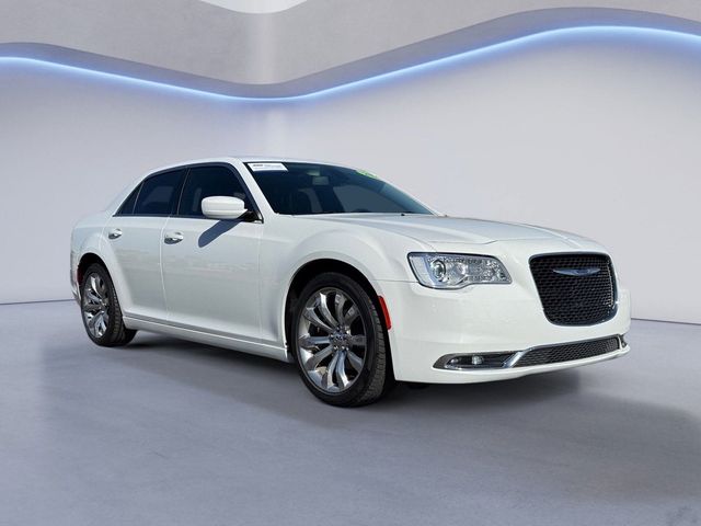 2019 Chrysler 300 Touring L