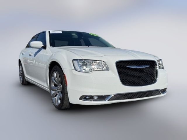 2019 Chrysler 300 Touring L