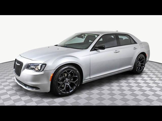 2019 Chrysler 300 Touring