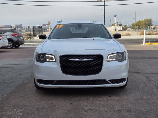 2019 Chrysler 300 Touring