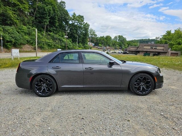 2019 Chrysler 300 Touring