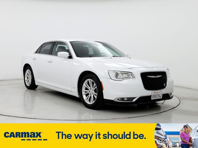 2019 Chrysler 300 Touring