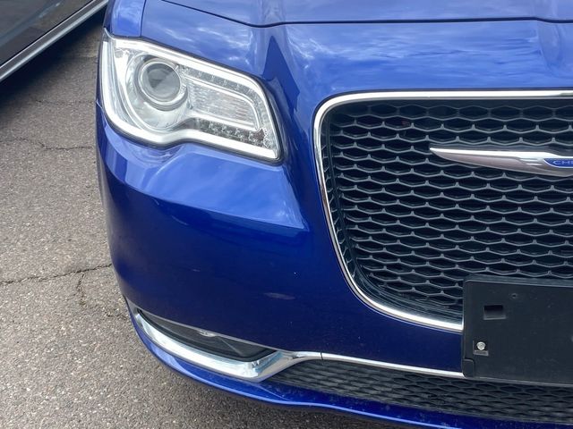 2019 Chrysler 300 Touring