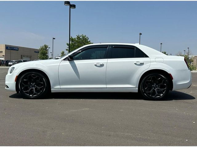 2019 Chrysler 300 Touring