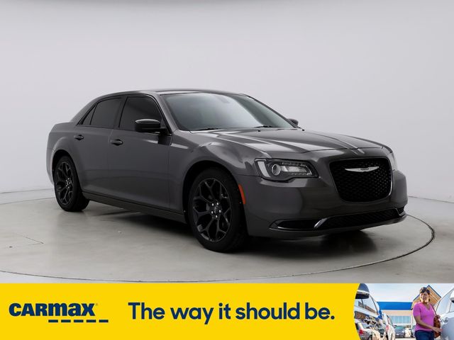 2019 Chrysler 300 Touring