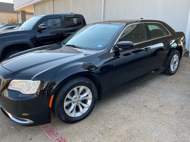 2019 Chrysler 300 Touring