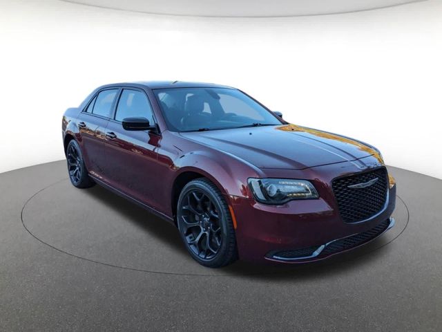 2019 Chrysler 300 Touring