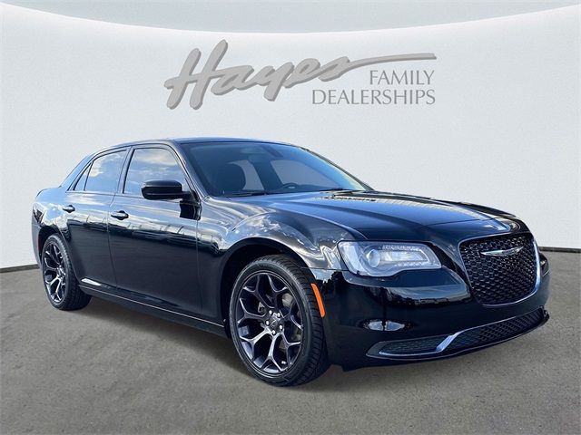 2019 Chrysler 300 Touring