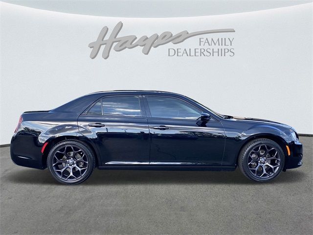 2019 Chrysler 300 Touring