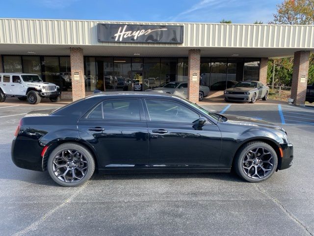 2019 Chrysler 300 Touring