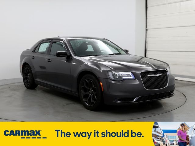 2019 Chrysler 300 Touring