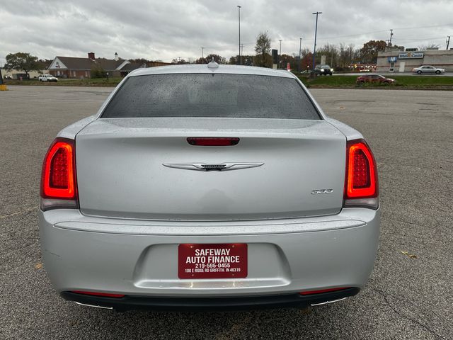 2019 Chrysler 300 Touring