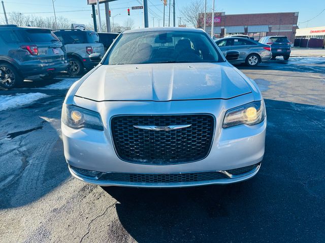 2019 Chrysler 300 Touring