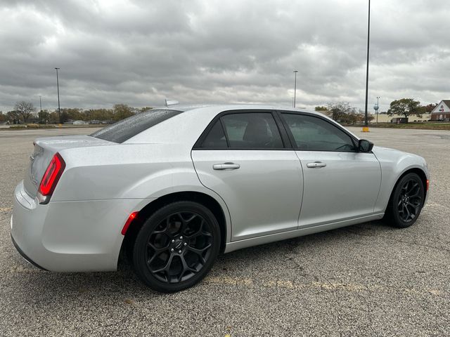 2019 Chrysler 300 Touring