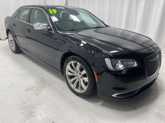 2019 Chrysler 300 Touring