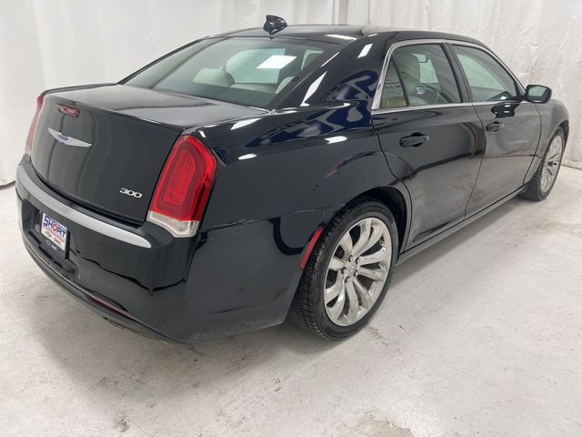 2019 Chrysler 300 Touring