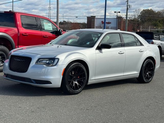 2019 Chrysler 300 Touring