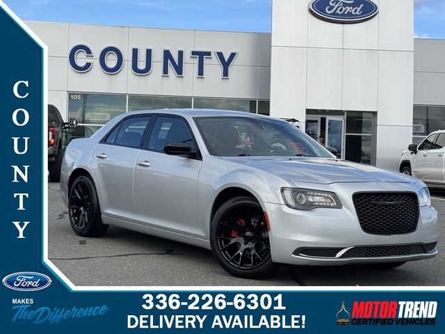 2019 Chrysler 300 Touring