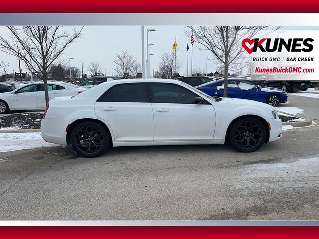 2019 Chrysler 300 Touring