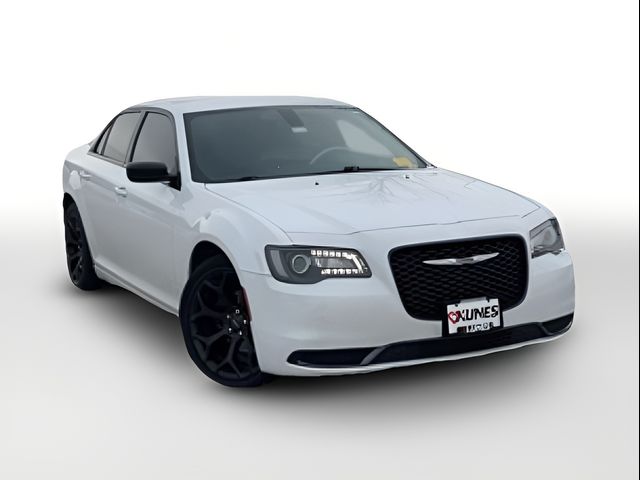 2019 Chrysler 300 Touring