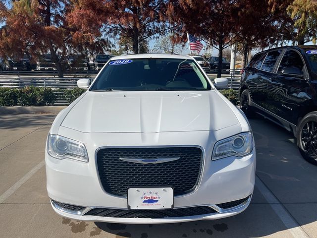 2019 Chrysler 300 Touring L