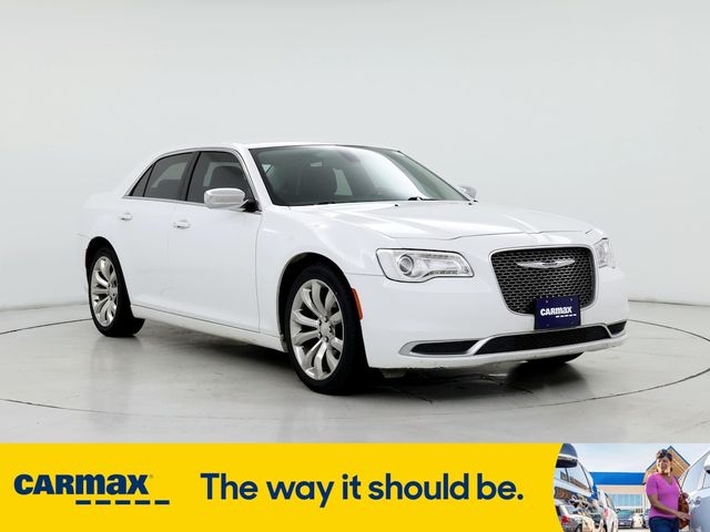 2019 Chrysler 300 Touring