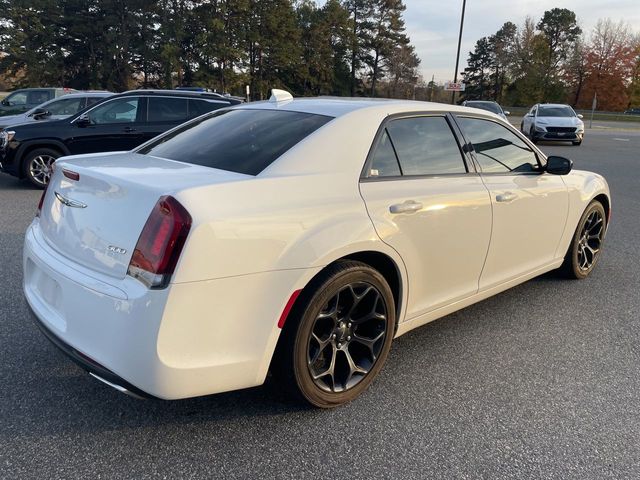 2019 Chrysler 300 Touring