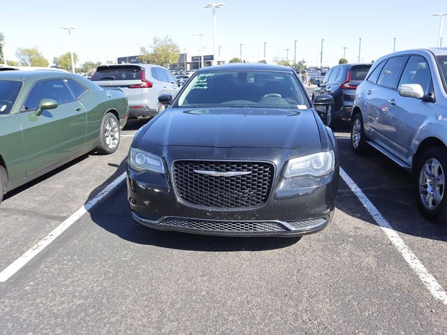 2019 Chrysler 300 Touring