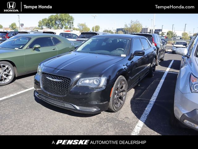 2019 Chrysler 300 Touring