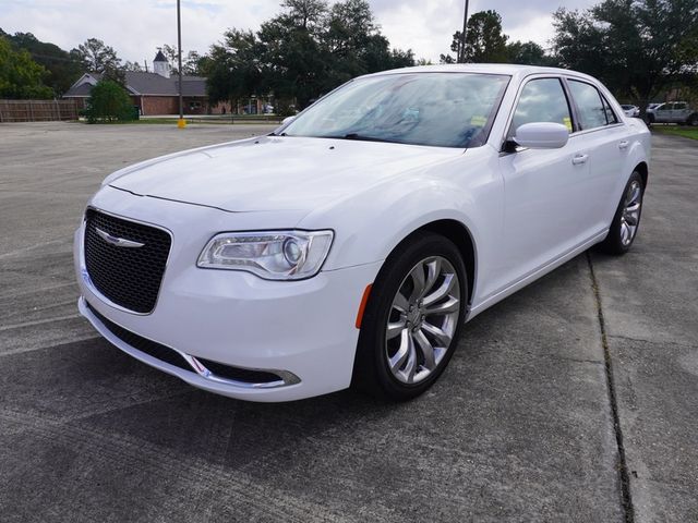 2019 Chrysler 300 Touring