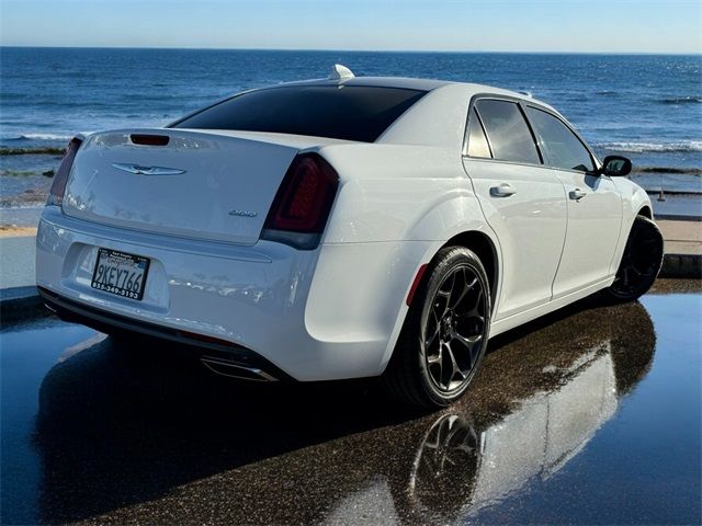 2019 Chrysler 300 Touring