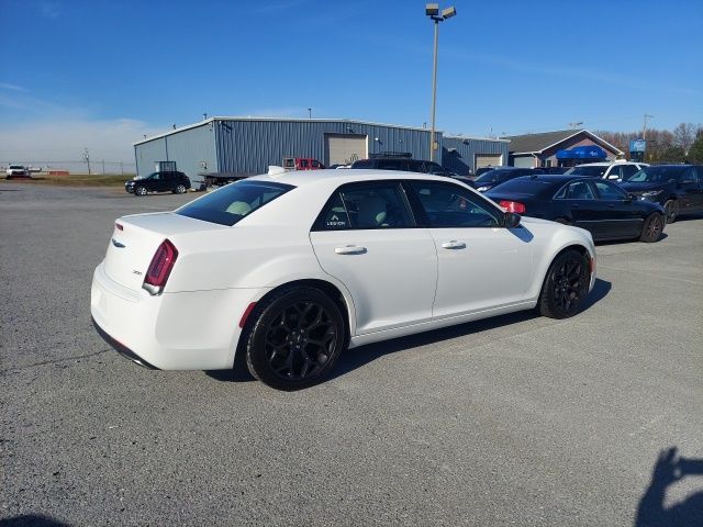 2019 Chrysler 300 Touring