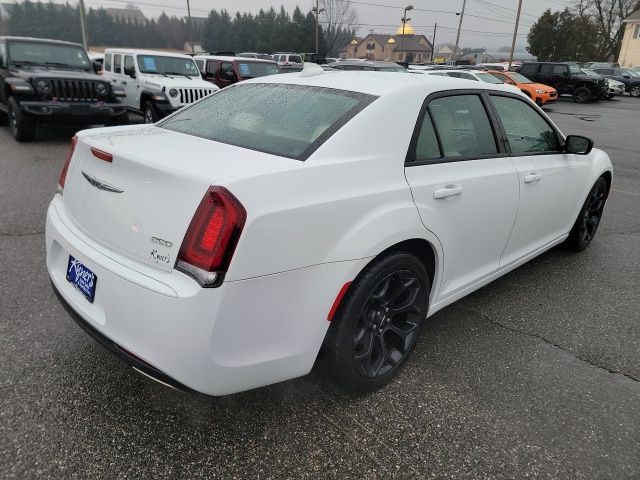 2019 Chrysler 300 Touring