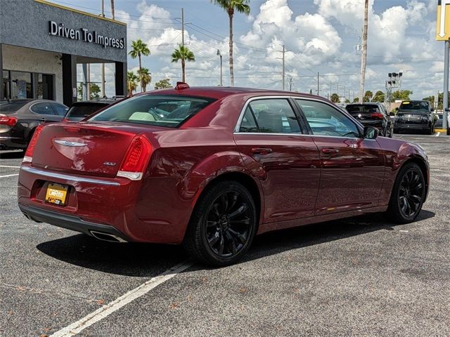 2019 Chrysler 300 Touring L