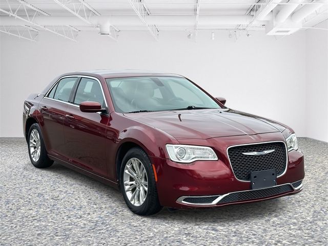 2019 Chrysler 300 Touring L