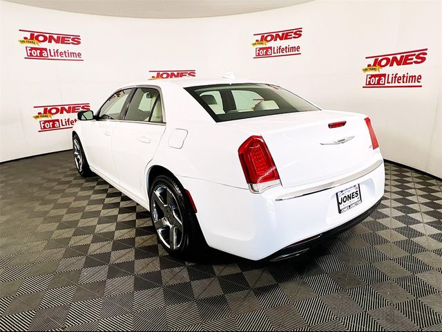 2019 Chrysler 300 Touring L