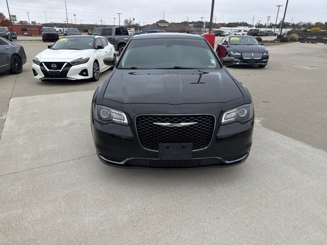 2019 Chrysler 300 Touring