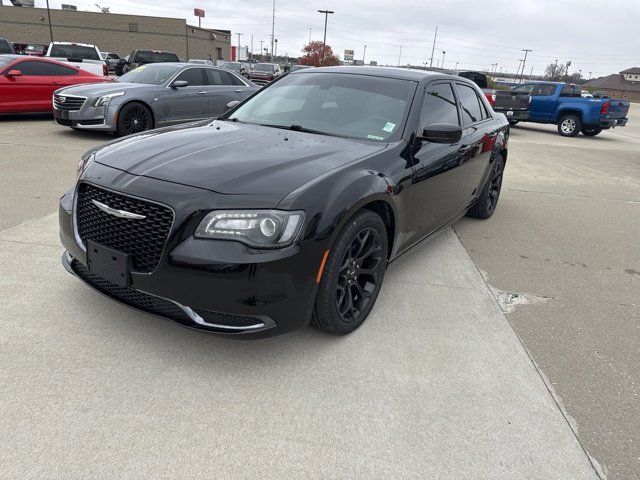 2019 Chrysler 300 Touring